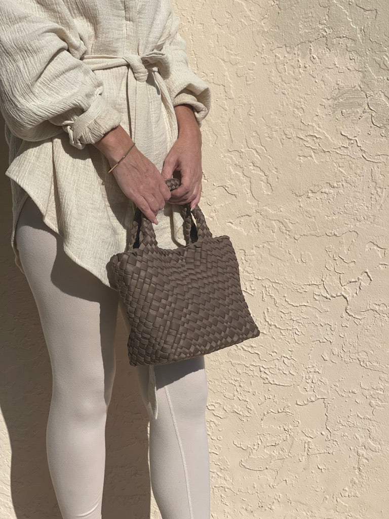 Small woven crossbody in Desert